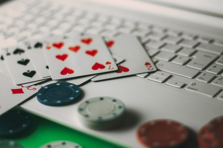 how to stay safe while gambling online