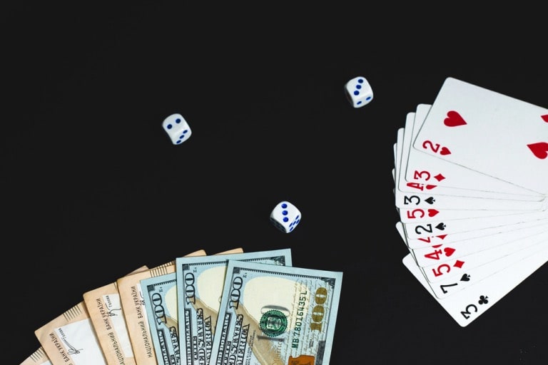 tips for managing your bankroll and setting limits while playing poker