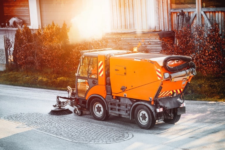 why choosing the right industrial outdoor sweeper is important in keeping cities clean